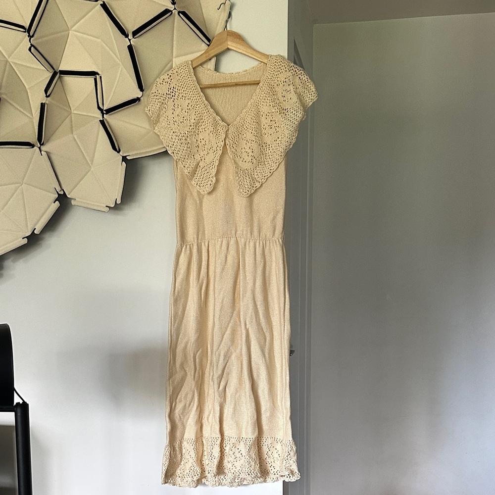 STUNNING vintage knit maxi dress! Women’s small fit cream color boho